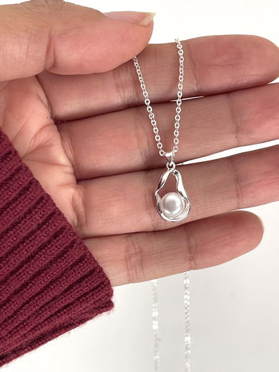 Collar con dije de perla 