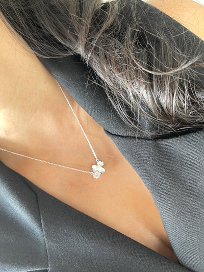 collar flor y cubic 