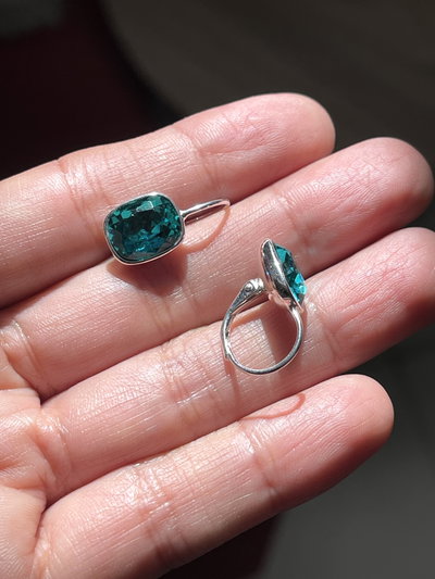 Aros brisuras verde fuerte ( cuadrados ) 