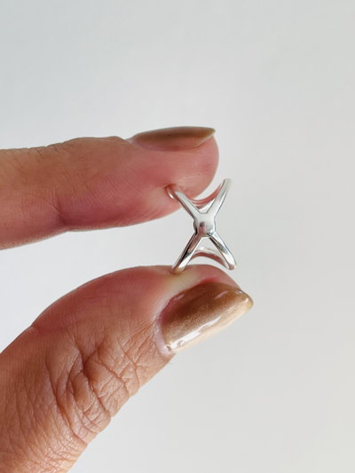 Ear cuff cruzado 