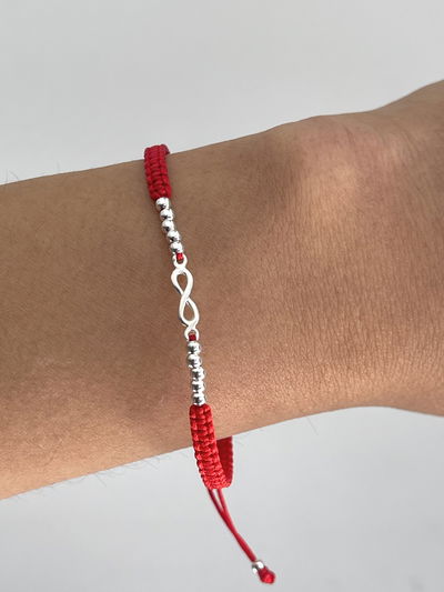 Pulsera de protección hilo rojo con dije infinito 