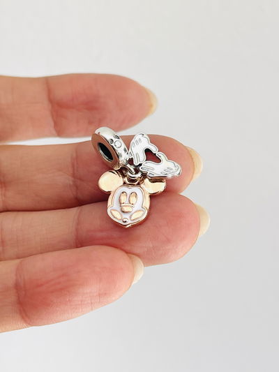 Charms Mickey mouse con rose . 