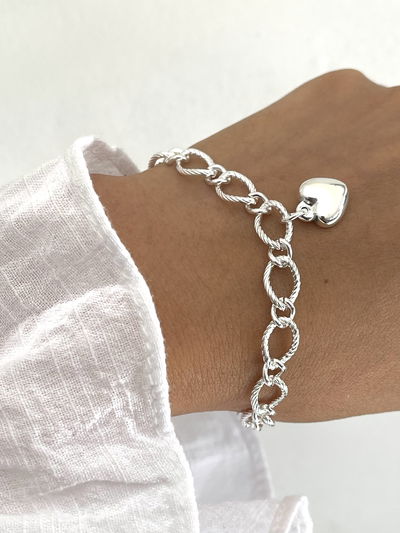 Pulsera eslabones alargados  con dije corazón inflado 