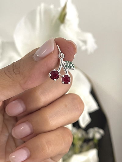 Dije cerezas con zirconias ( Rosa oscuro ) 