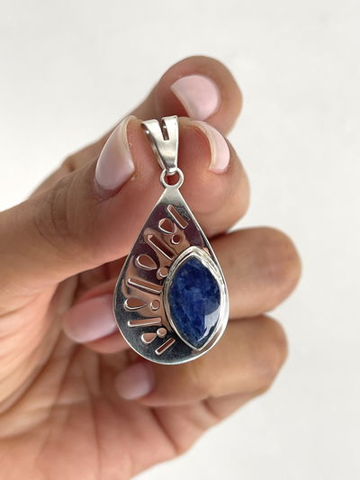 Dije en forma de gota con piedra lapislázuli Plata 950