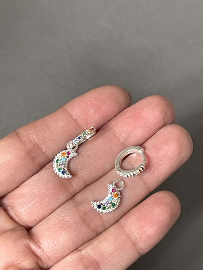 Argollas Huggies micropiedras colores dije luna 