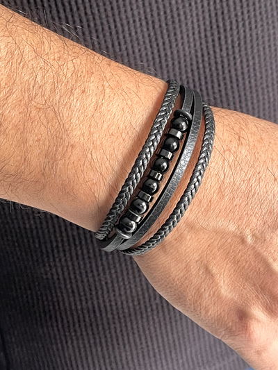 Pulsera cuero Pu con piedras ónix negras con hematites 