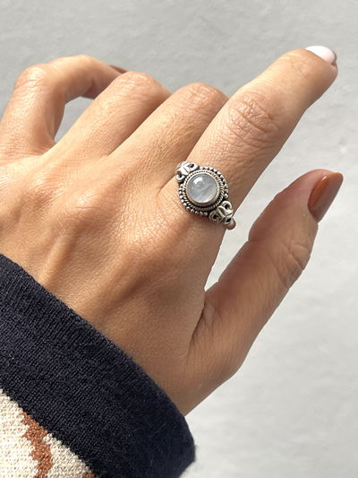 Anillo piedra de la luna 