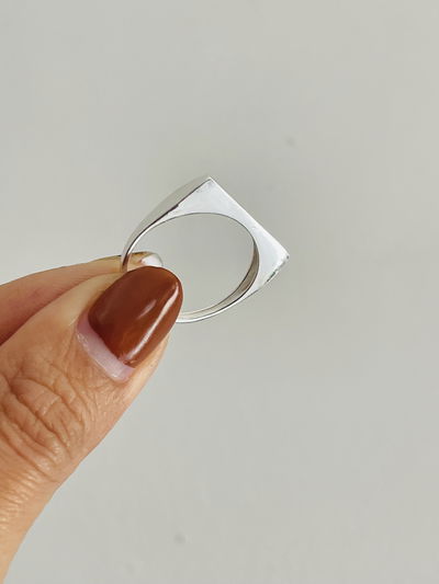 Anillo liso finito terminaciones cuadradas 