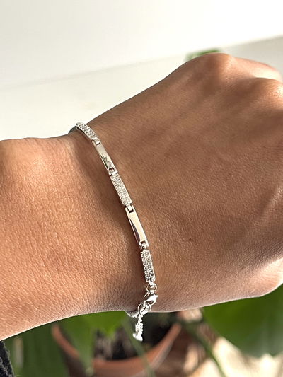 Pulsera con eslabónes rectangulares lisos y con micropave 