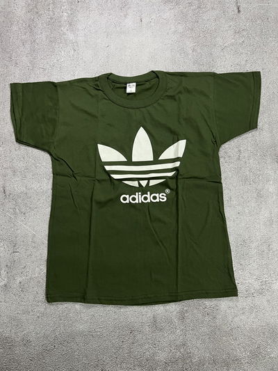 Remera Adidas clásica