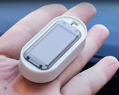 LUZ DE ADVERTENCIA SOLAR ANTIRROBO PARA AUTO