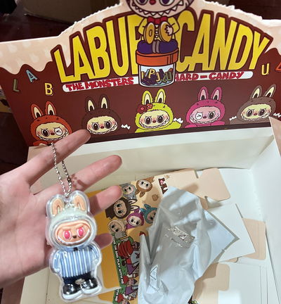 CAJA SORPRESA COLGANTE LABUBU CANDY 