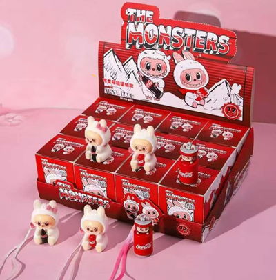 CAJA SORPRESA COLGANTE MINI LABUBU COCA