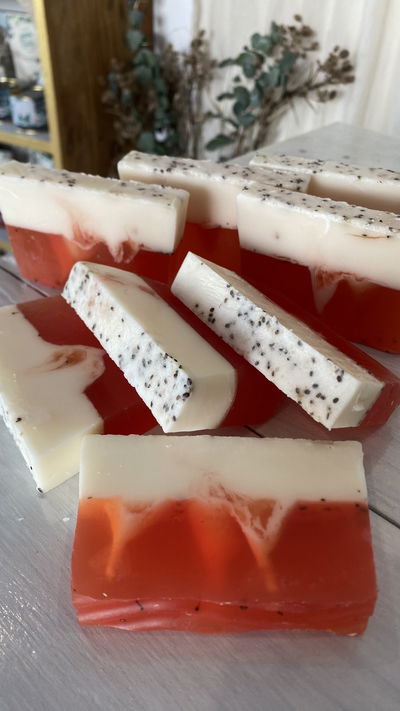 Jabón de glicerina naranja y semillas de sésamo 