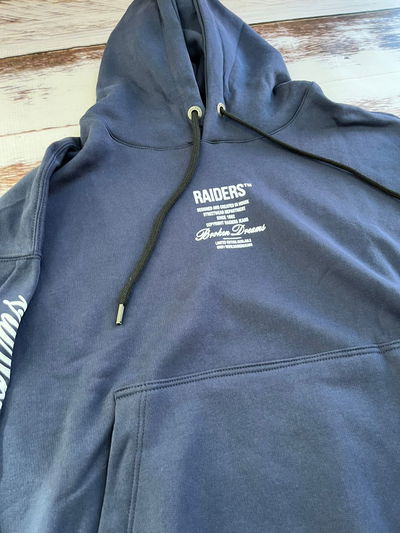 Buzo Canguro Raiders Designed Boxy Fit