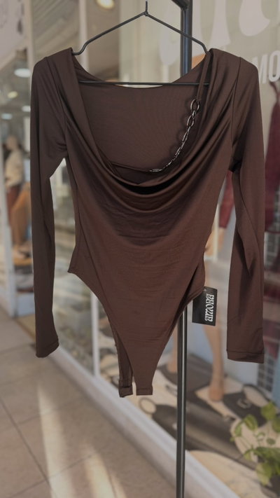 BODY CON CADENA 