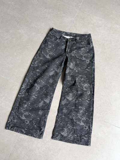 JEANS CAMUFLADO GRIS