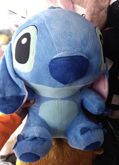 PELUCHE STITCH CON MANTA 