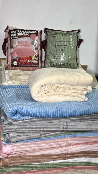 MANTA ACANALADA CON FUNDAS DE ALMOHADA