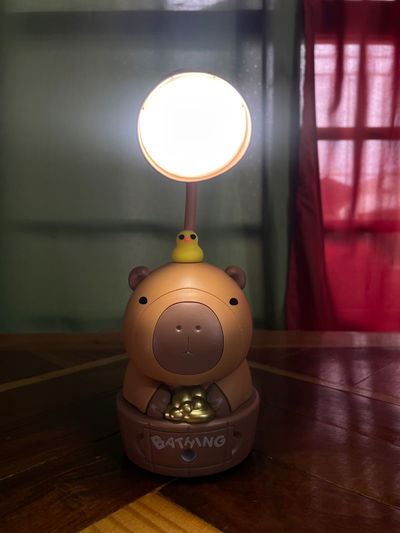 LAMPARA CAPIBARA SACAPUNTAS 