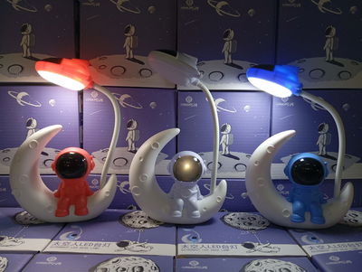 Velador astronauta 