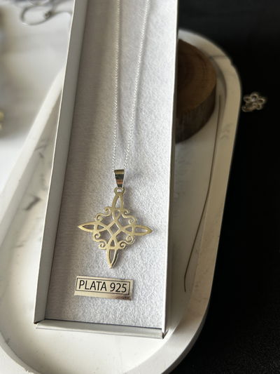 Cruz Nudo de Bruja grande de Plata 925