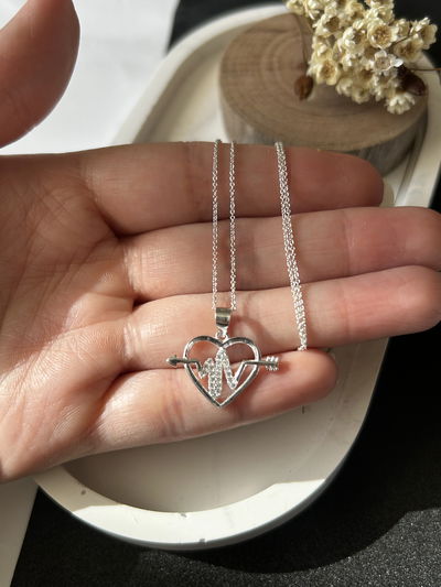  Collar Corazón flecha con micropave blanco Plata Italiana