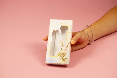 Caja Tableta de Chocolate “Pastel Bunny” con visor amplio – 16x8x1,5 cm