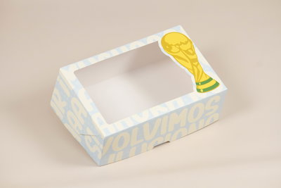 MEDIA DOCENA MUNDIAL CON VISOR 21x14x7 cm