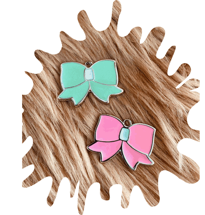 Dije Moño Metal esmaltado