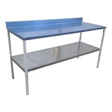Mesa acero con estante y zocalo 