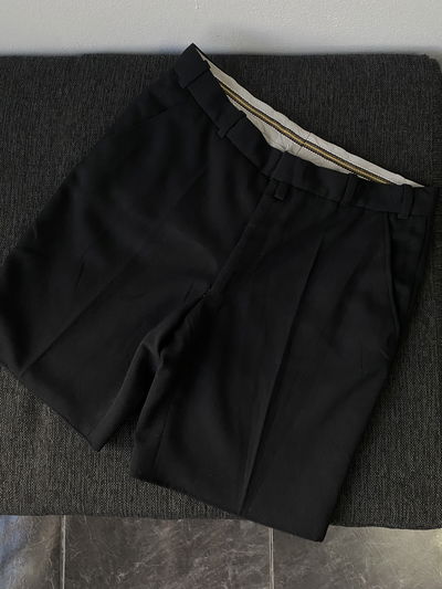 Bermuda sastrera negra T40