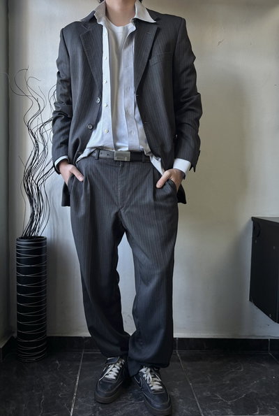 Traje James Smart