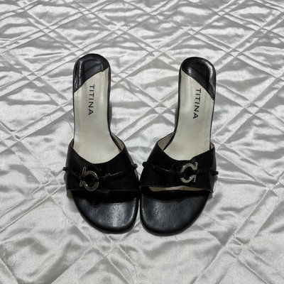 Sleek 00s Heels