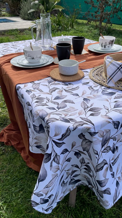 MANTEL ANTIMANCHAS | HOJAS OSCURAS