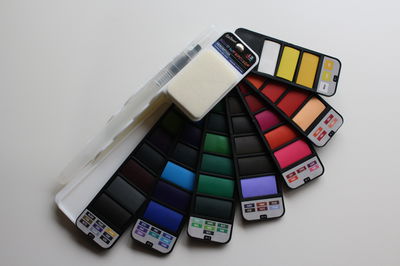 Acuarelas en Abanico x42 Colores con Pincel Recargable y Almohadilla