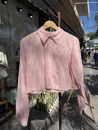 Camisa broderie rosa crop