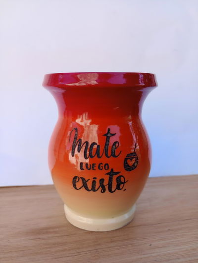 Mate MateArte vitrificado grabado frase2 - magenta naranja