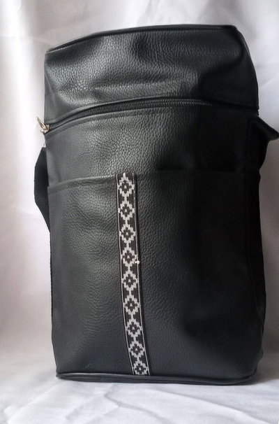 Matera de cuerina Negra