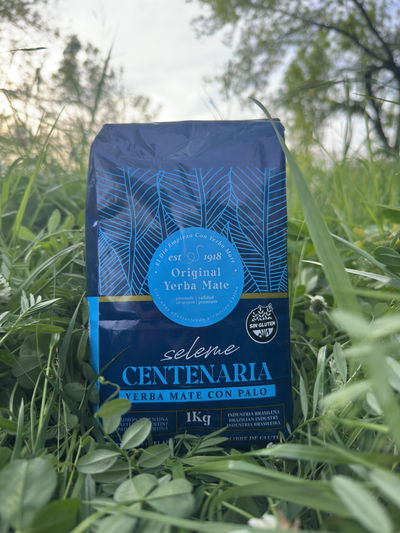 Centenaria con palo