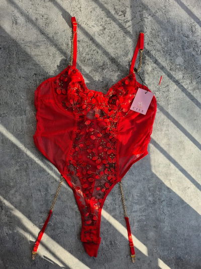 Body bordado cadenas rojo