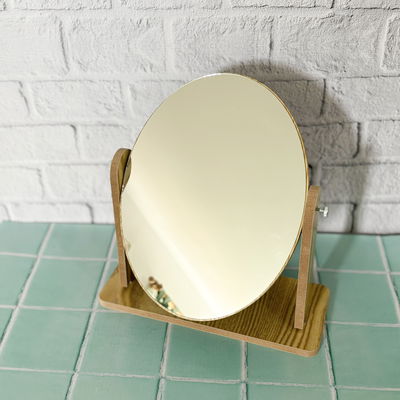 Espejo ovalado de madera