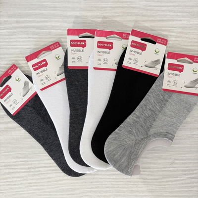 Media docena invisibles mujer