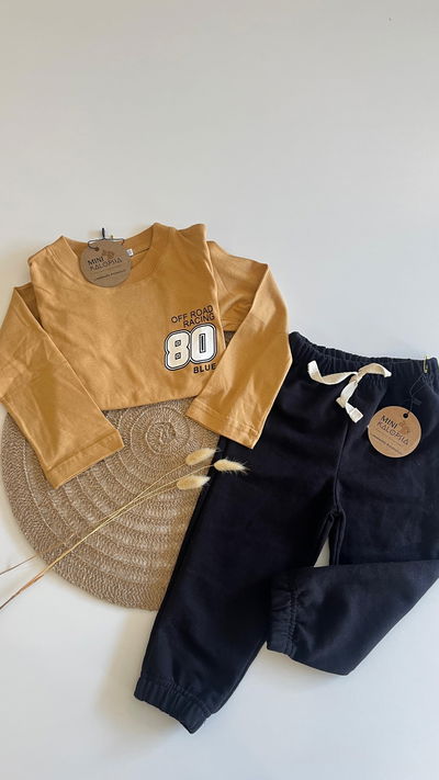 Remera 80 con estampa en espalda