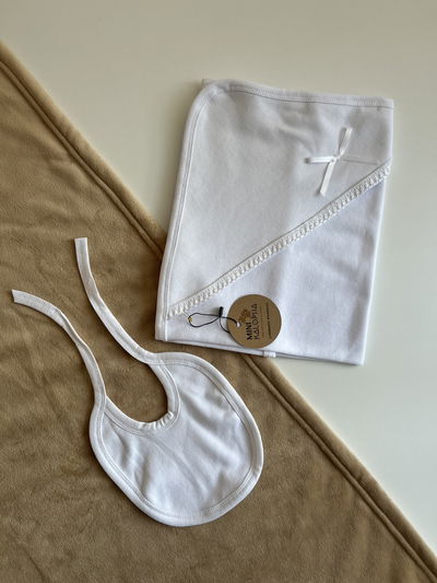 Manta recibidora de algodón + babero