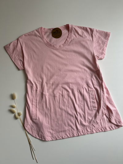 Remera rosa (embarazo/lactancia)