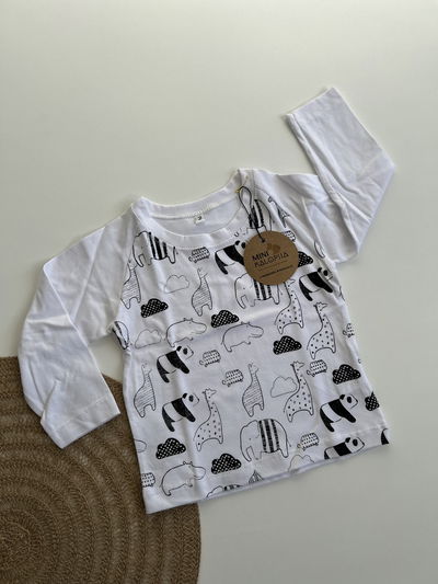 Remera blanca ML pandas
