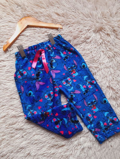 ✨ Pantalón Pijama Plush con Corderito - Stitch 💙 ✨