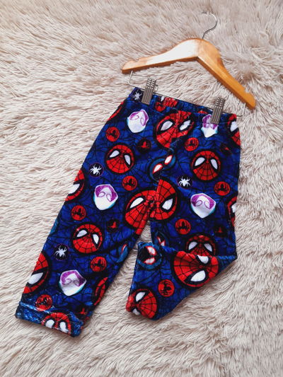 Pantalón de Pijama con Estampa de Spiderman – Plush con Corderito Interiory
